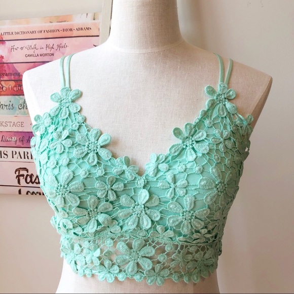 Floral Lace Eyelet Padded Bratelle Top in Pistachio Mint - Picture 3 of 8